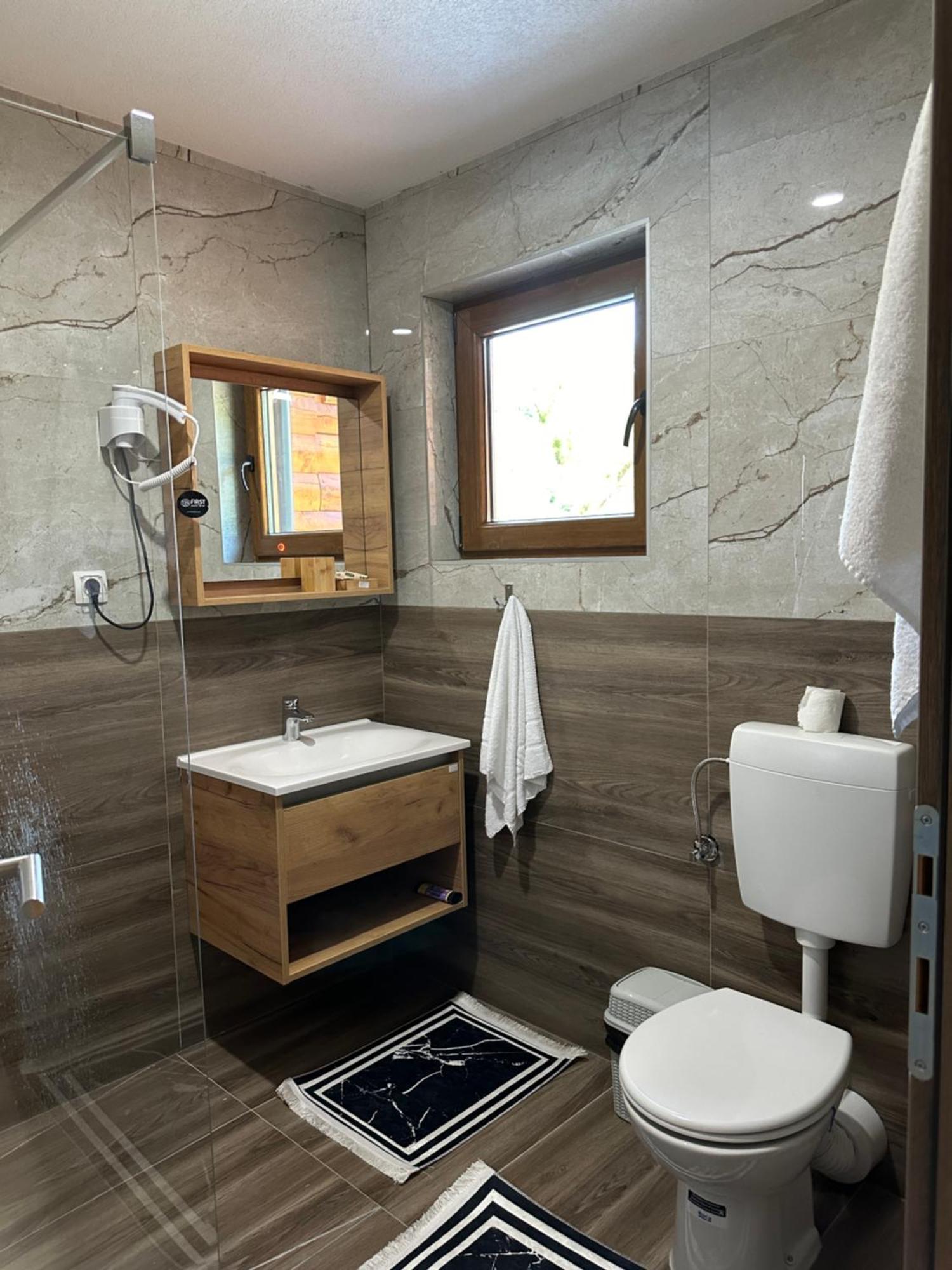 Bungalow House - 5 Rooms Zolaci ภายนอก รูปภาพ