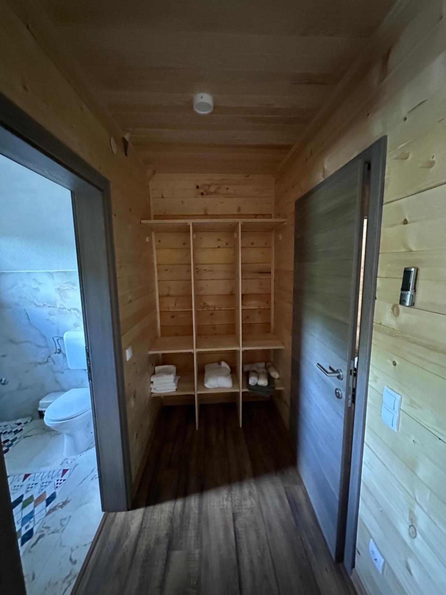 Bungalow House - 5 Rooms Zolaci ภายนอก รูปภาพ